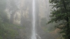آبشار لاتون در آستارا