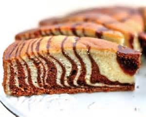 پاند کیک سفید با رگه شکلاتی