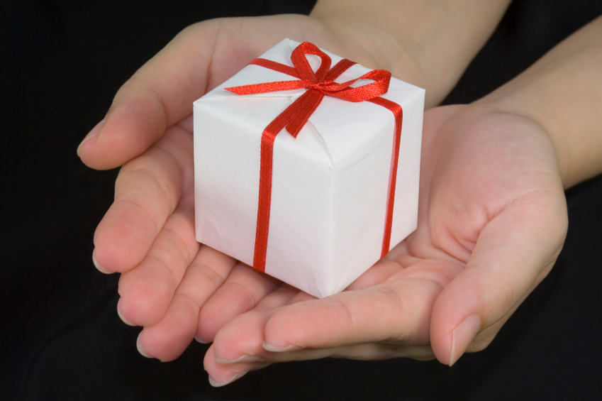 Birthday Gift2 - رازهای نهفته در کادو دادن مرد به زن