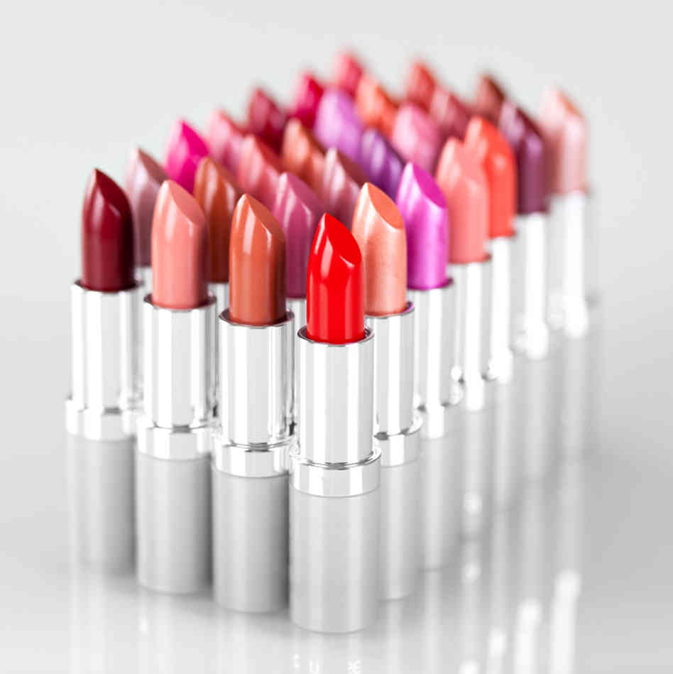 lipstick - استفاده از رژ لب برای انواع پوستها