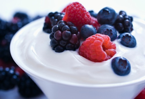 yogurt berries - خواص ماست فیبردار چیست