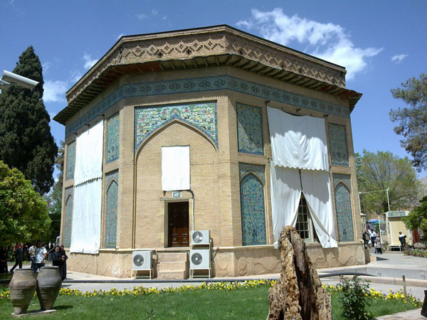 فرنگی شیراز - عمارت کلاه فرنگی و باغ نظر در شیراز