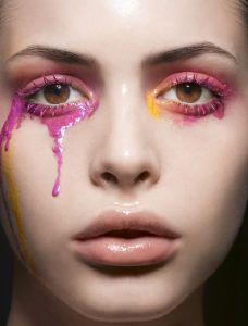 Fashion Makeup 228x300 - معجزه با ریمل
