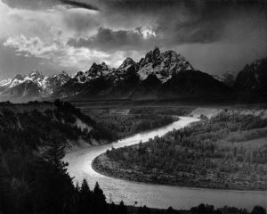 Adams The Tetons and the Snake River 624x500 300x240 - عکاسان مشهور دنیا / «آنسل آدامز»