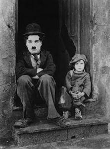 250px Chaplin The Kid edit 222x300 - تصاویر متحرک در چه زمانی وارد صنعت فیلمسازی شد
