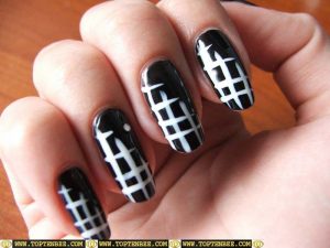 Nail Art Designs black white 300x225 - طراحی ناخن