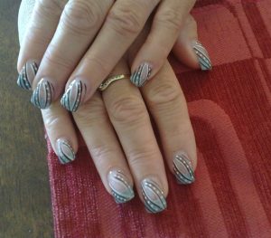 Silver-tips-with-black-white-art