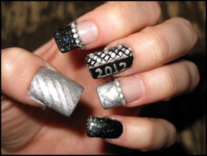 black and silver nail designs wallpaper 300x226 - طراحی ناخن