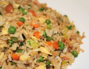 chinese fried rice 300x232 - طرز تهیه برنج سرخ شده‌ی چینی