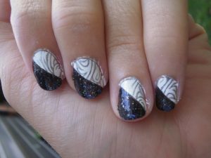 silver nail art designs 300x225 - طراحی ناخن