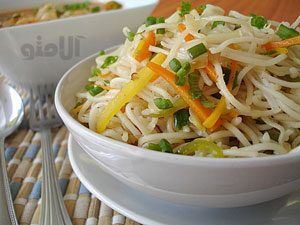 vegetable noodles 300x225 - طرز تهیه ی رشته فرنگي با سبزيجات