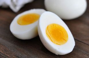 499195 970 310x205 - راه هایی برای تشخیص سالم بودن تخم مرغ