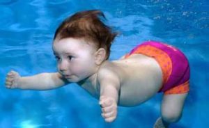 ba2996 1 300x184 - بهترین سن برای آموزش شنا در کودکان