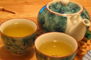 tea cups 310x205 - طرز تهیه چای با گلاب